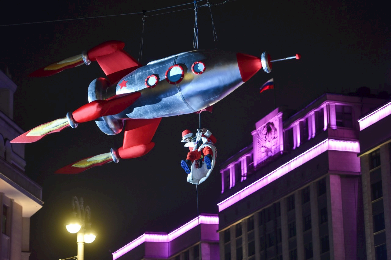 Дед мороз в ракете